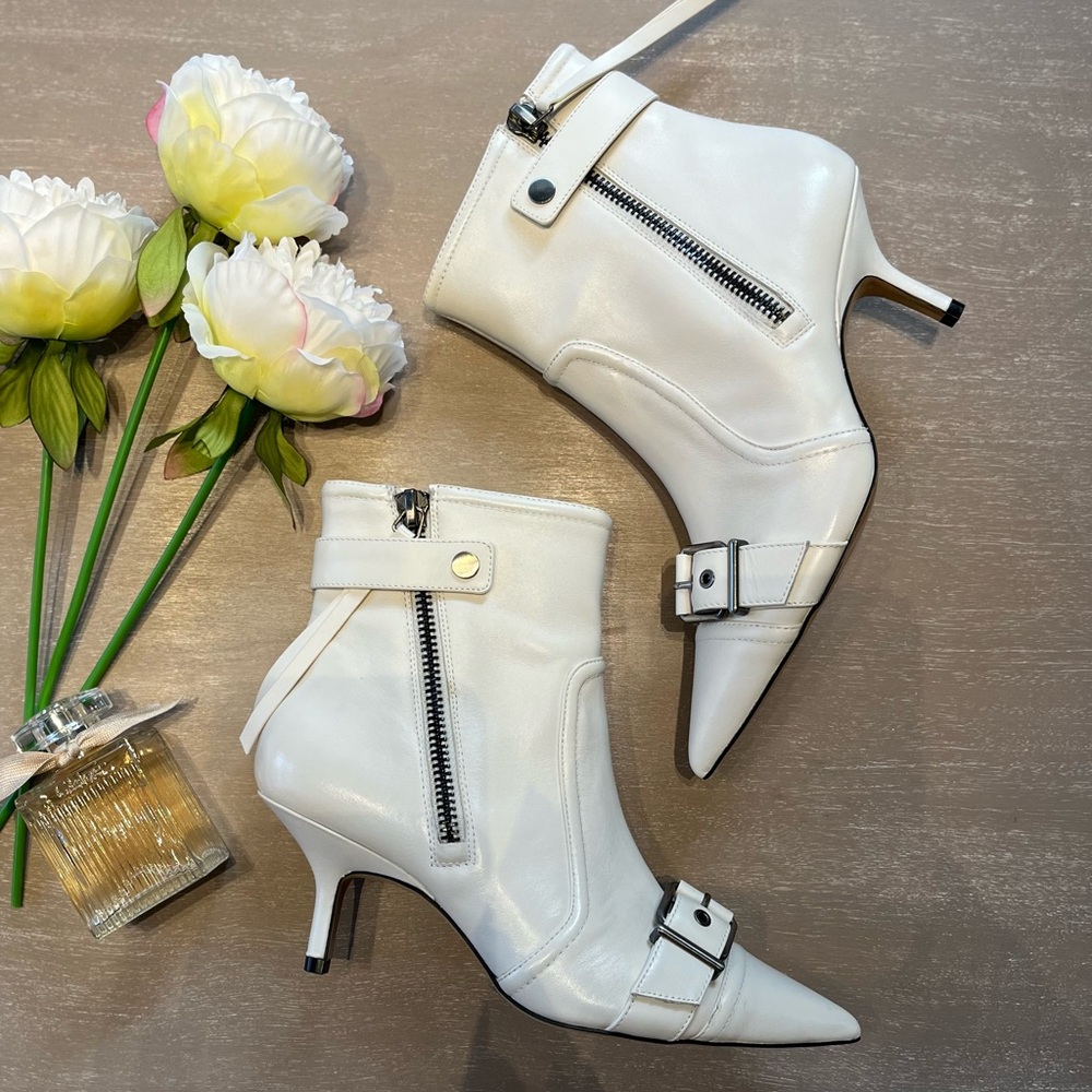 NEW Vince Camuto Krydel white kitten heel bootie with buckle size 9